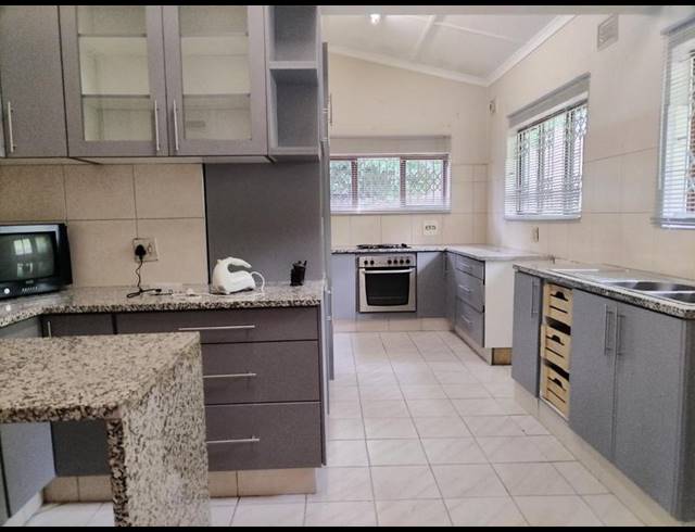 3 BEDROOM HOUSE FOR SALE IN MOSELEY